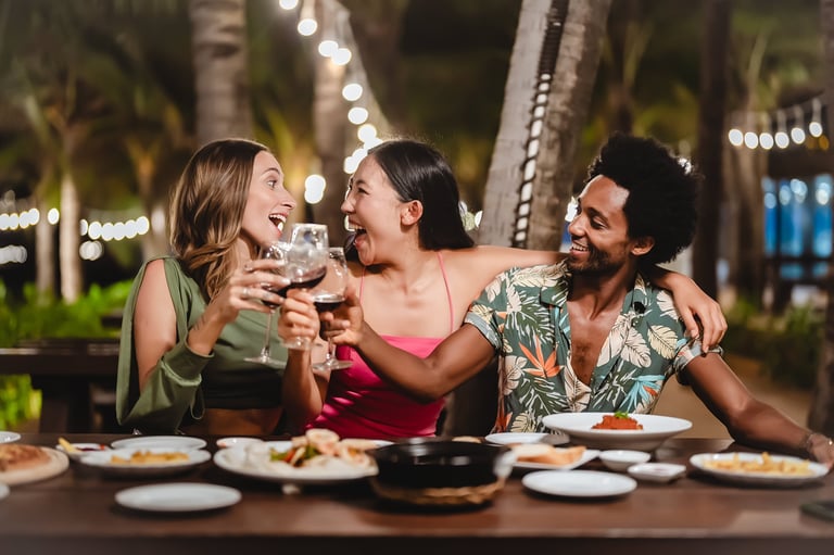 Dinner party under palms